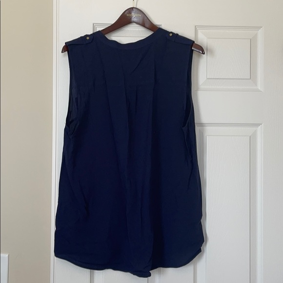 Banana Republic sleeveless blouse - Picture 2 of 3